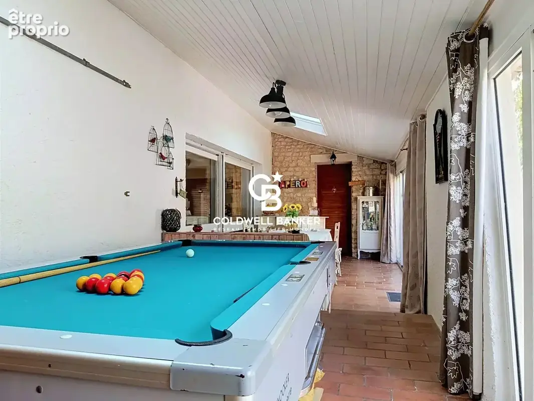 Une maison de caractère, un intérieur soigné et une véritable atmosphère - 10km de Saintes - photo 9