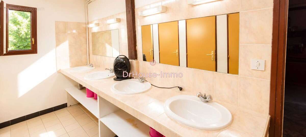 Maison 320 m² à Arette  - photo 8
