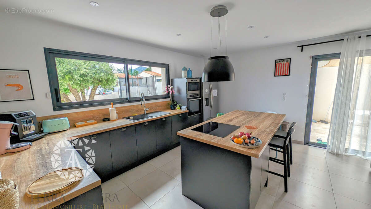 Maison à LAROQUE-DES-ALBERES