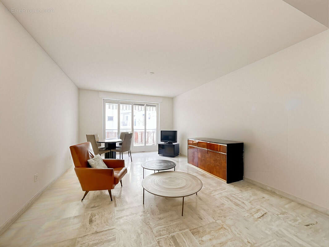 Appartement à LE CANNET