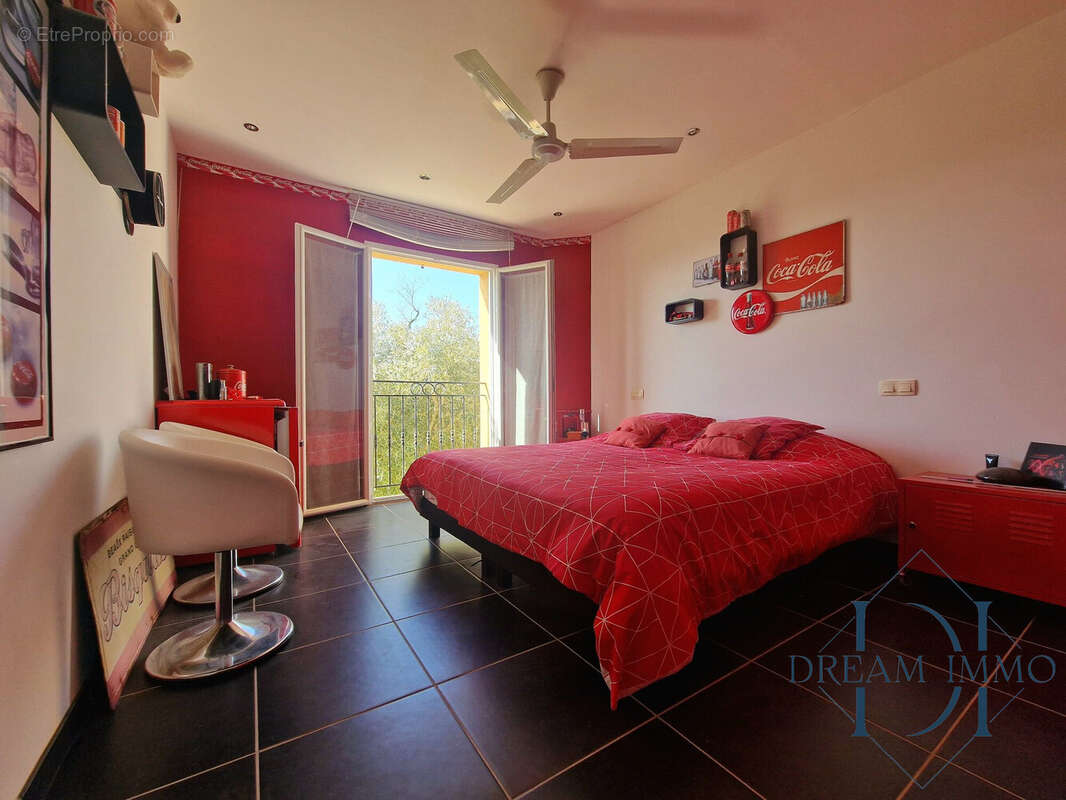 Maison à VIC-FEZENSAC