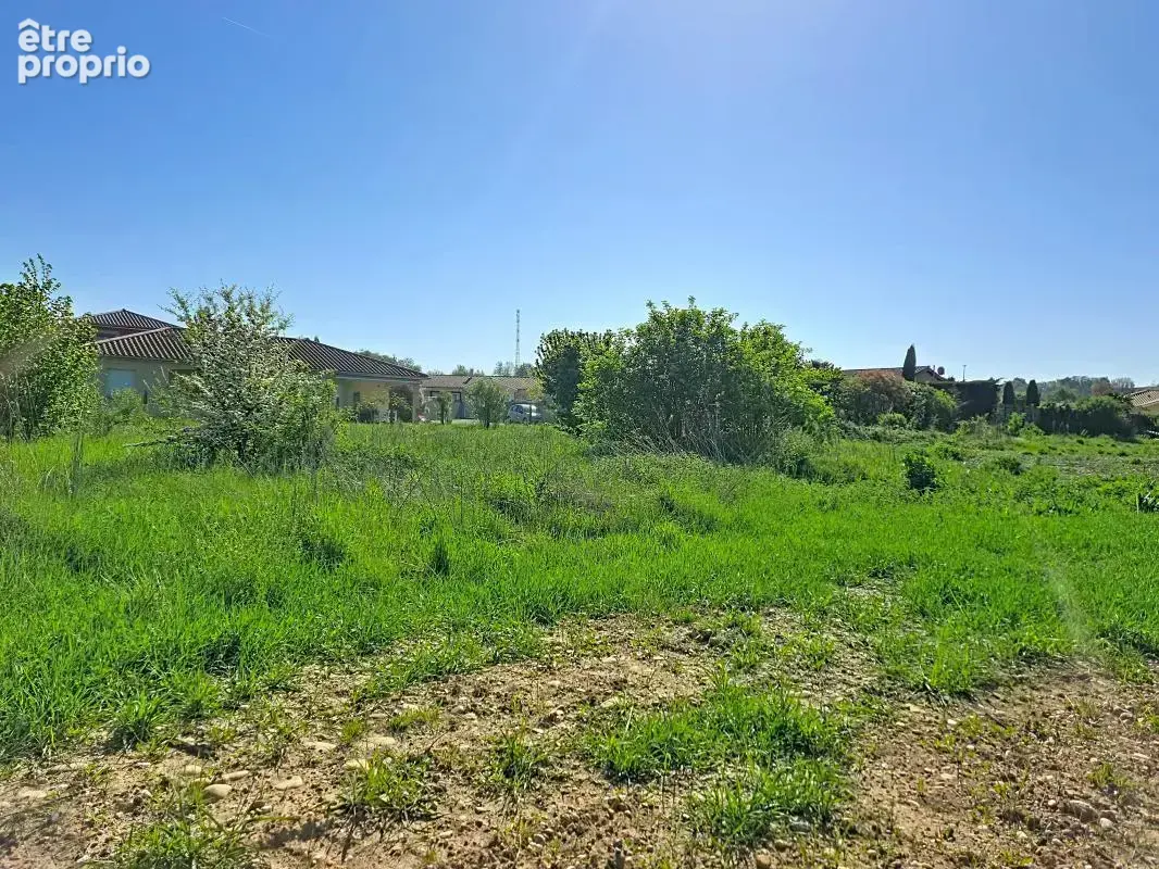 Terrain - Viabilisé - 700m² - photo 5