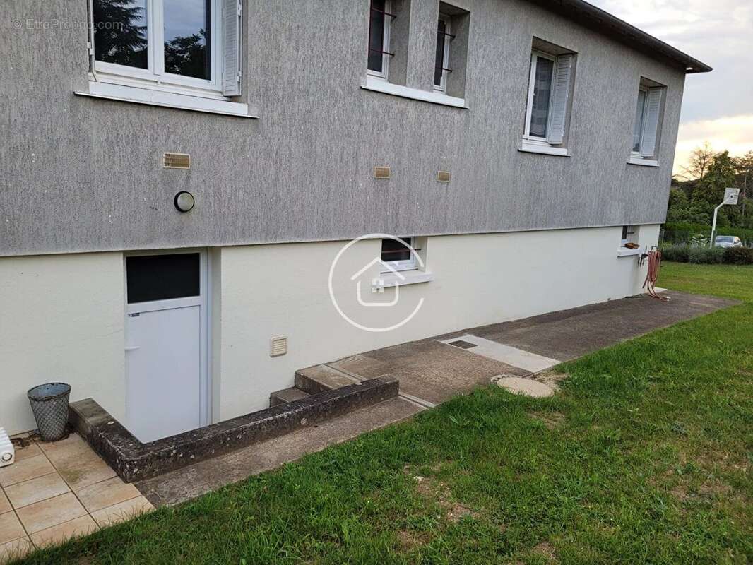 Maison à LA CHAPELLE-VENDOMOISE