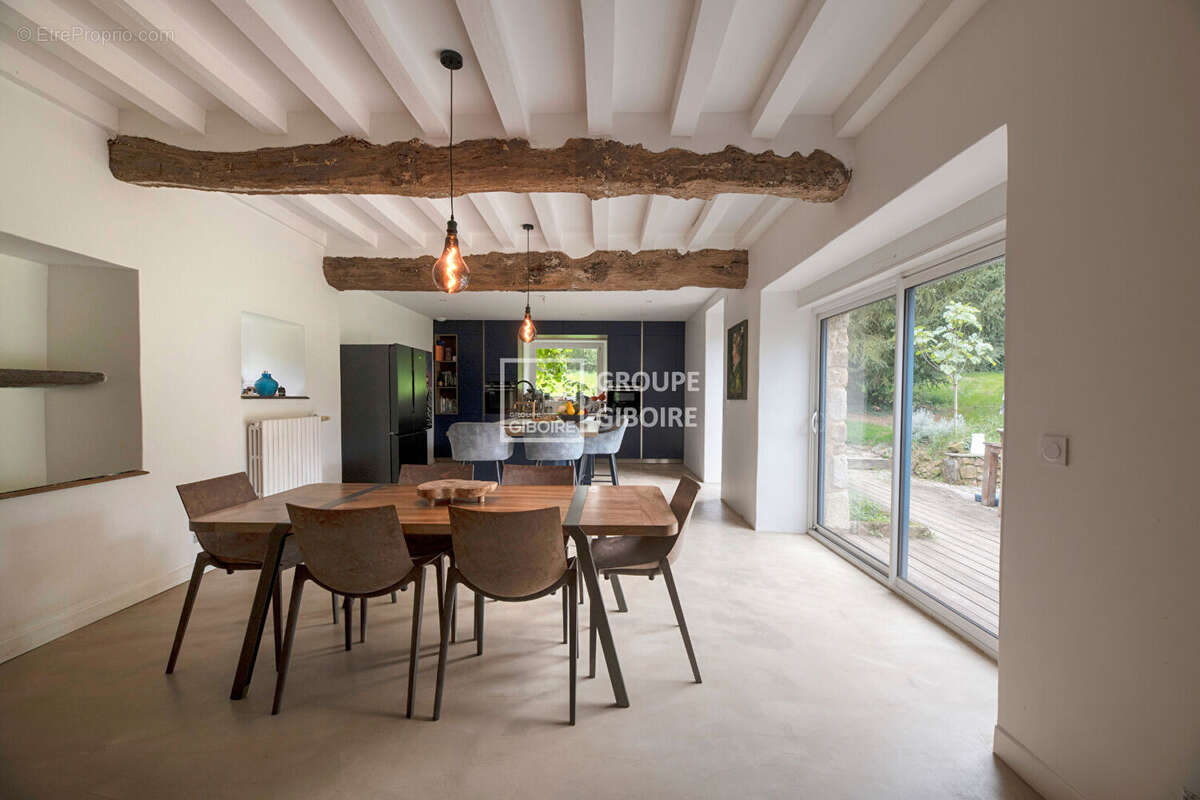 A vendre - giboire - longere renovée  de 210 m² - bourgbarré - terrain de 3600 m² - exposition sud-ouest - calme - plain-pied -  - photo 3
