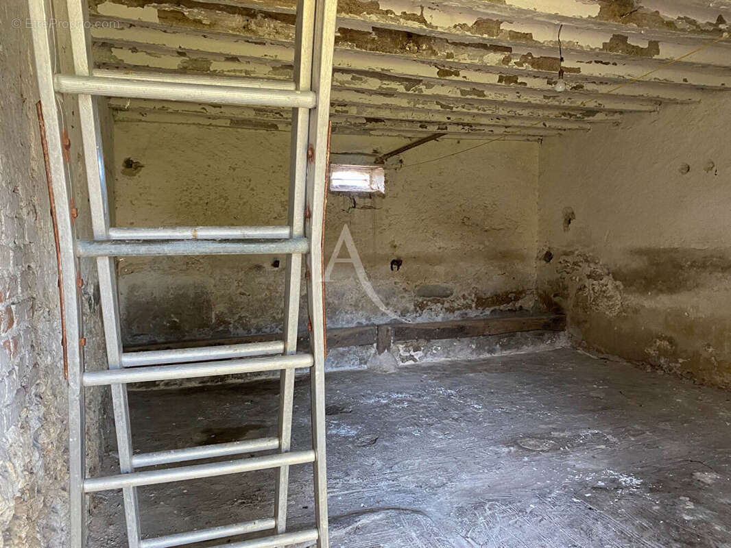 Maison à SAINT-SULPICE-DE-POMMERAY