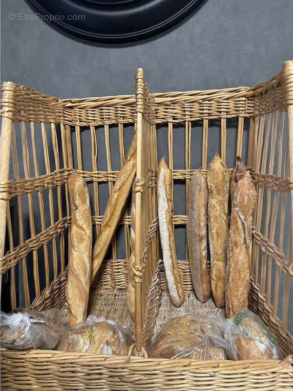 Commerce à LOUVIGNE