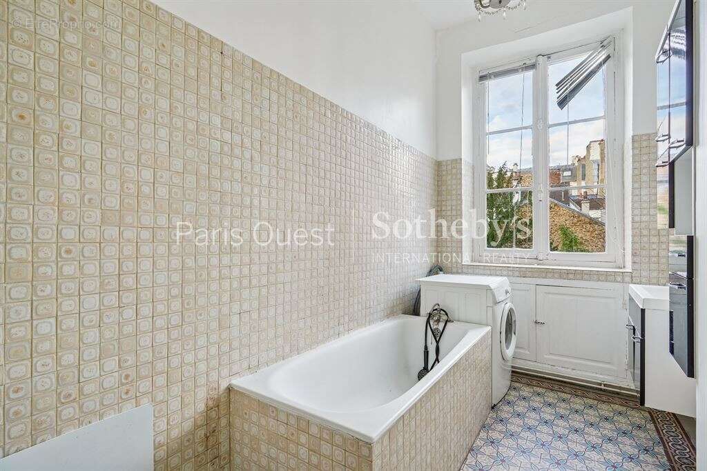 Appartement à NEUILLY-SUR-SEINE