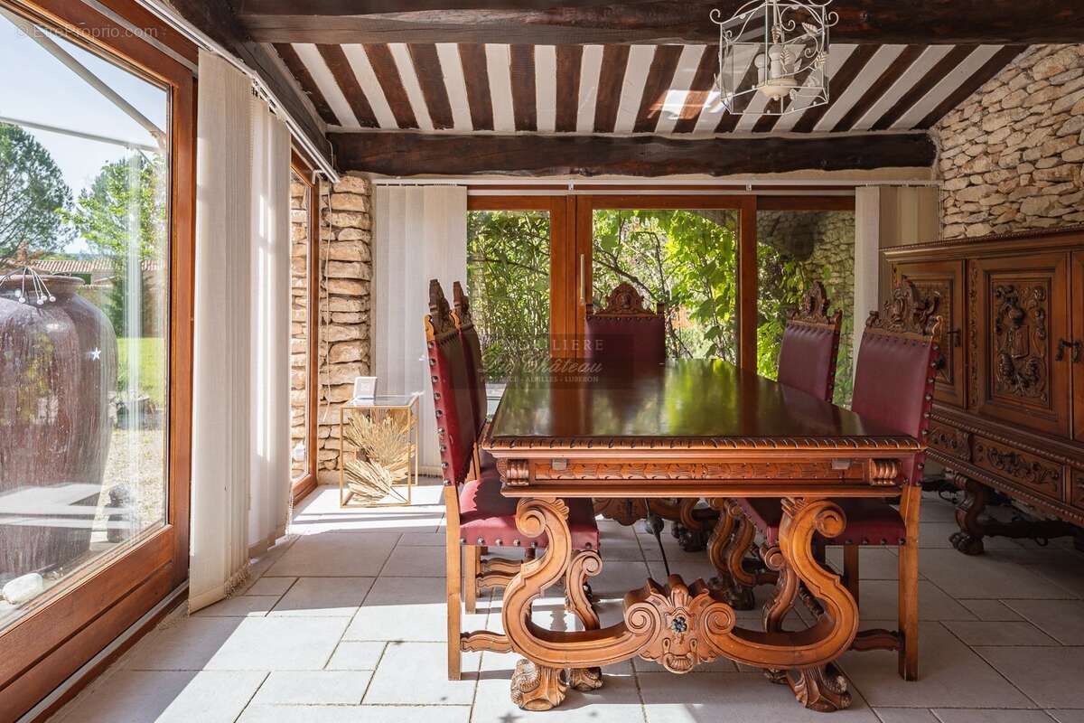 Maison à GORDES