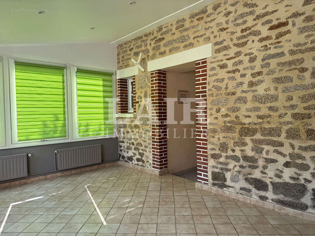 Maison en pierre à vendre 4 chambres  proximité immédiate d'Alençon - Réf 15543 - photo 3