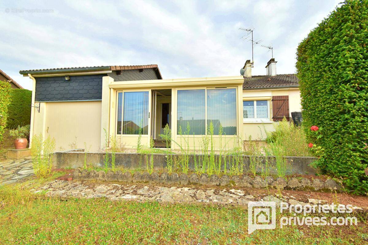 Maison à MEHUN-SUR-YEVRE