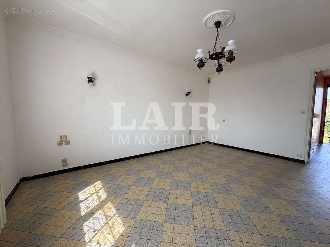 Maison 3 chambres avec sous-sol complet et jardin à Saint-Aubin-de-Locquenay  Réf:15515 - photo 4