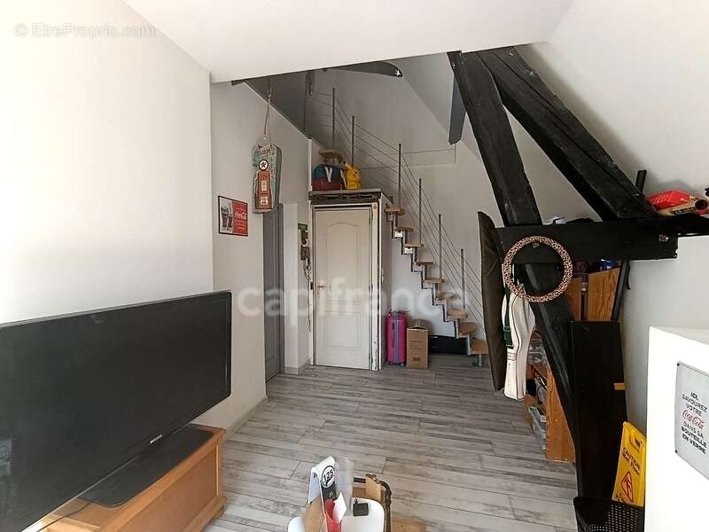 Maison à CROISILLES