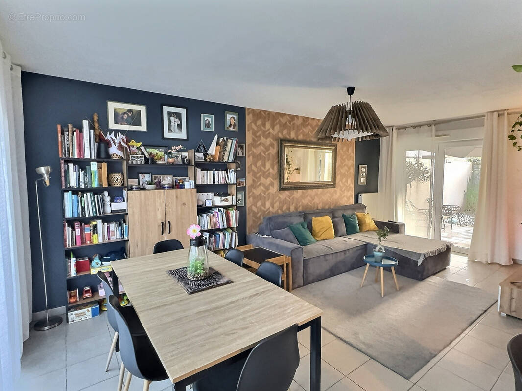 Maison à SAINT-BRES