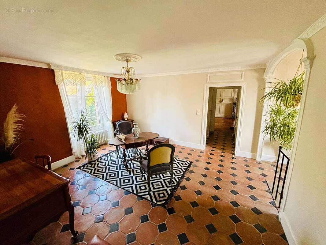 Maison à FRESNAY-SUR-SARTHE