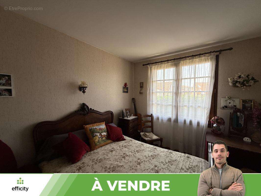 Maison 127 m² à Fontaine-Le-Comte  - photo 7