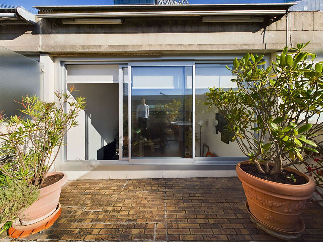 Appartement à COURBEVOIE