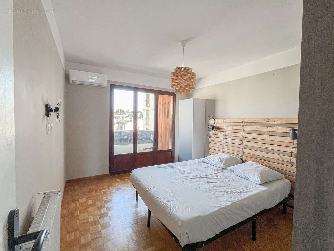 Appartement à MARSEILLE-5E