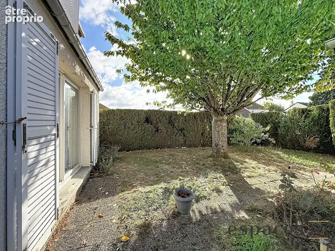 Maison familiale au coeur du village -107 m², beau potentiel et emplacement recherché - photo 7
