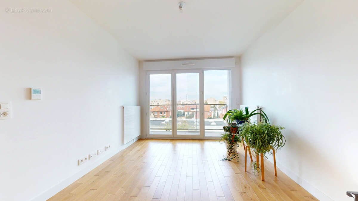 Appartement à COURBEVOIE