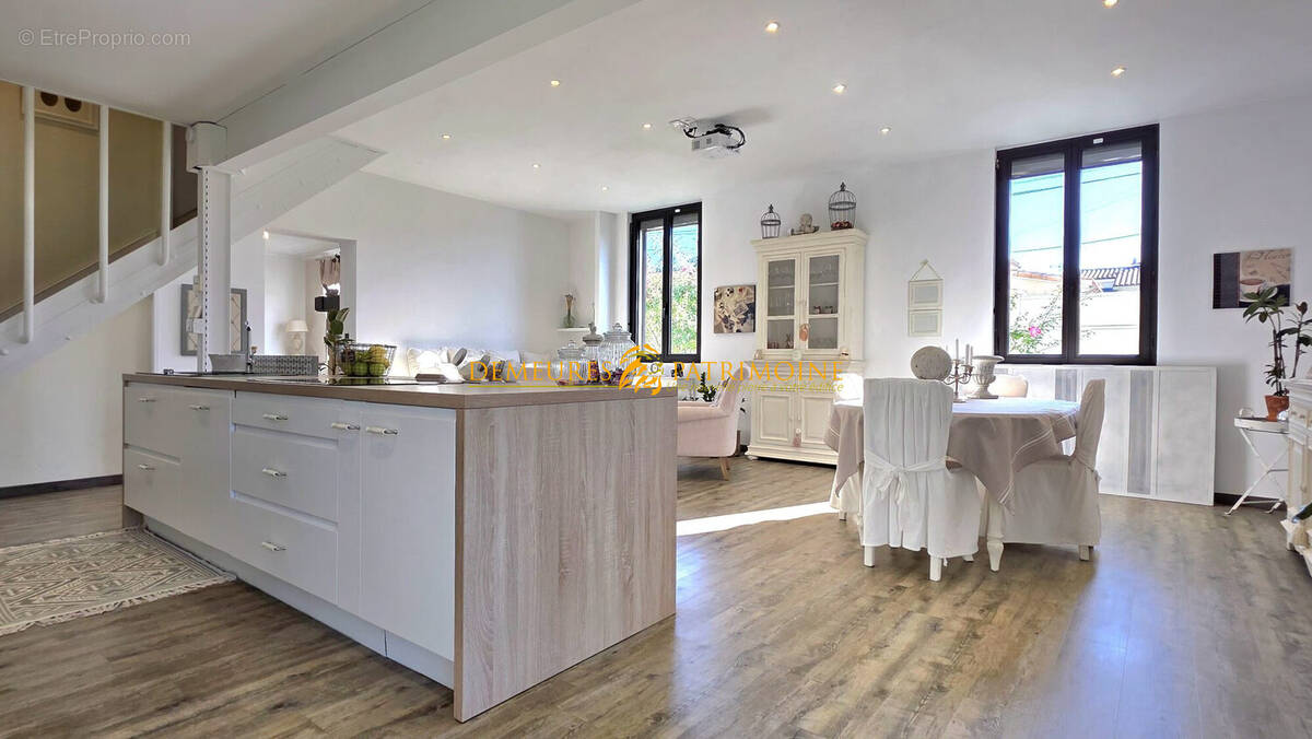 Maison à RUELLE-SUR-TOUVRE