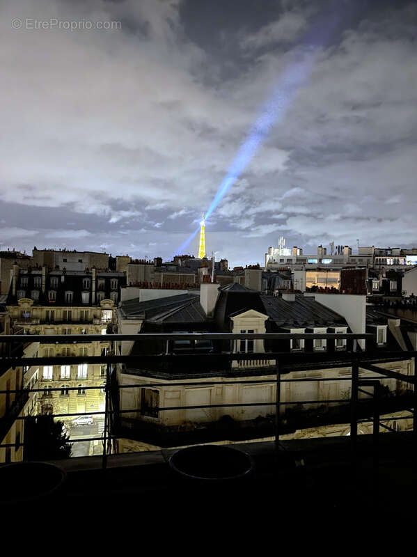 Appartement à PARIS-16E
