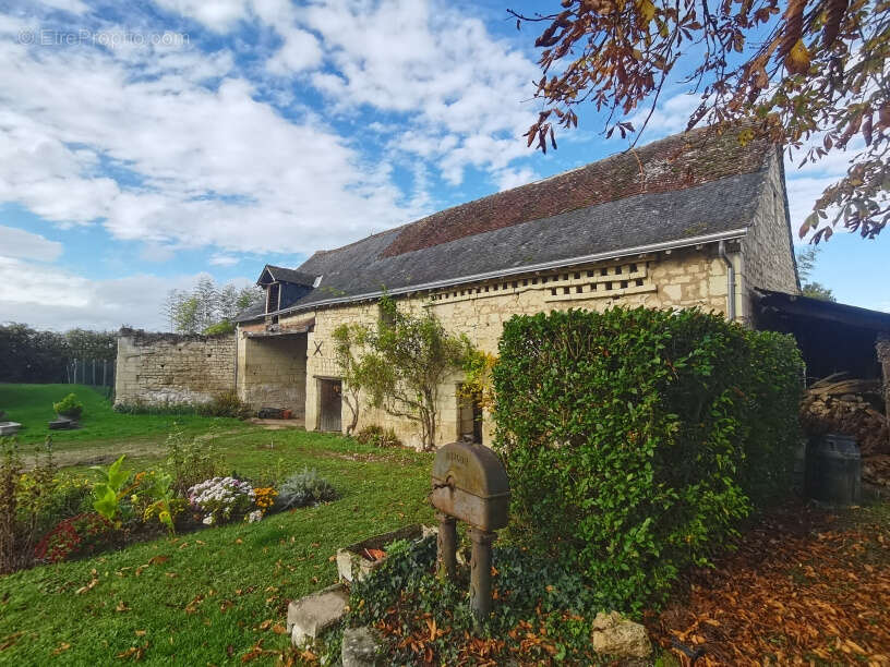 Maison à LA ROCHE-CLERMAULT