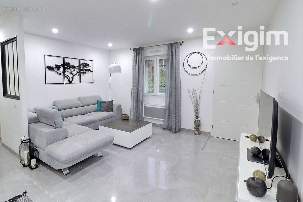 Maison à LE CRESTET