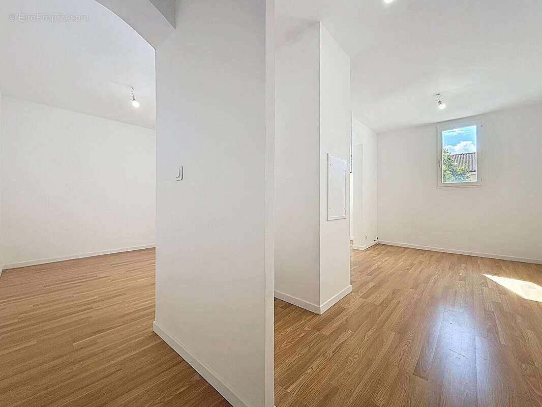 Appartement à VALBONNE