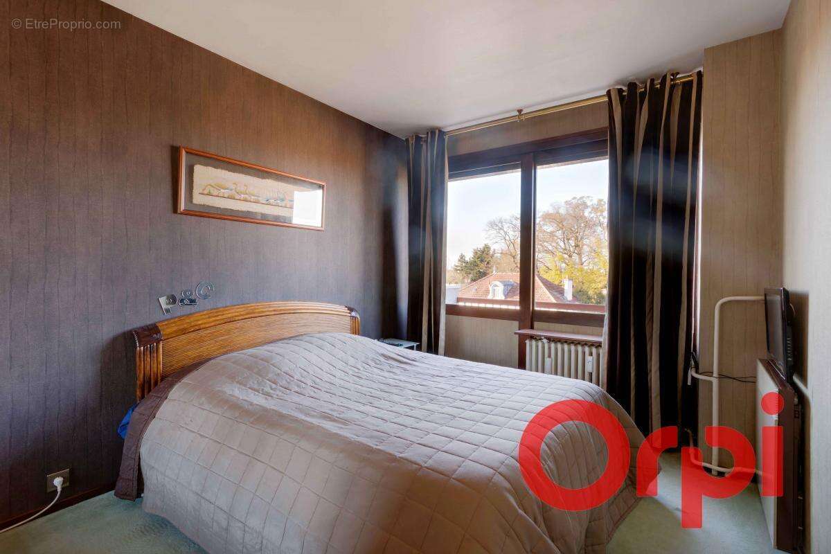 Appartement à LES PAVILLONS-SOUS-BOIS