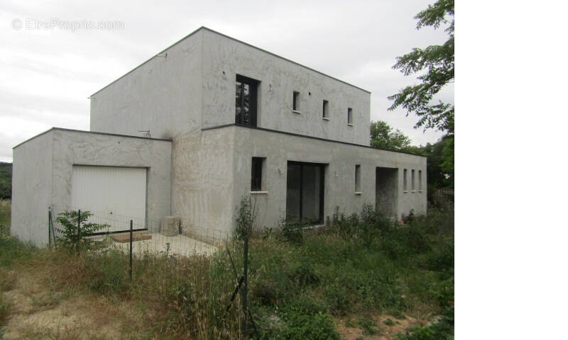 Villa neuve contemporaine 220m²  4 chambres sur terrain de 1200m² Donzère 465 000HAI - photo 1