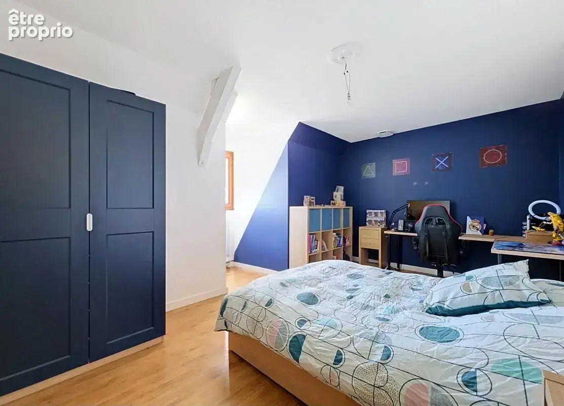 Maison - 4 Chambres - Possibilité 5 - Bureau - Sous sol complet - Garage - Piscine - Jardin - Magnifique vue - photo 24