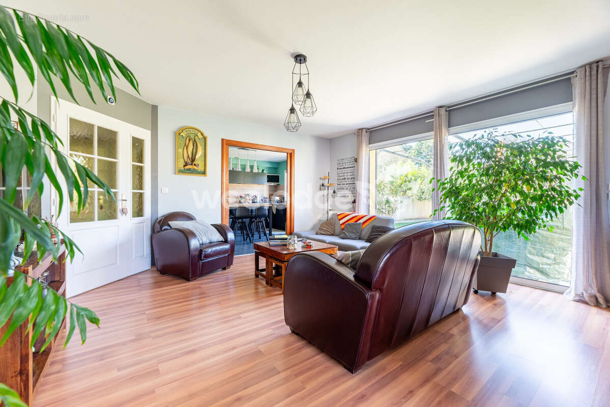 Salon - Maison à MAUVES-SUR-LOIRE