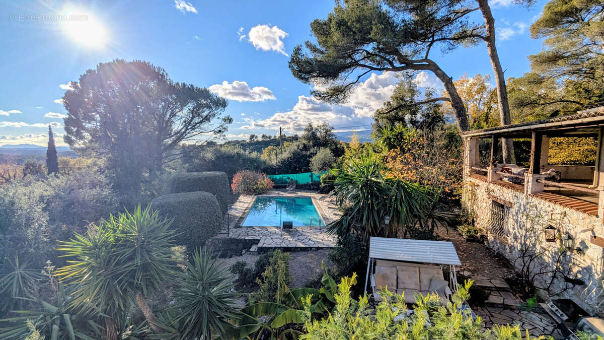 Maison à TOURRETTES-SUR-LOUP