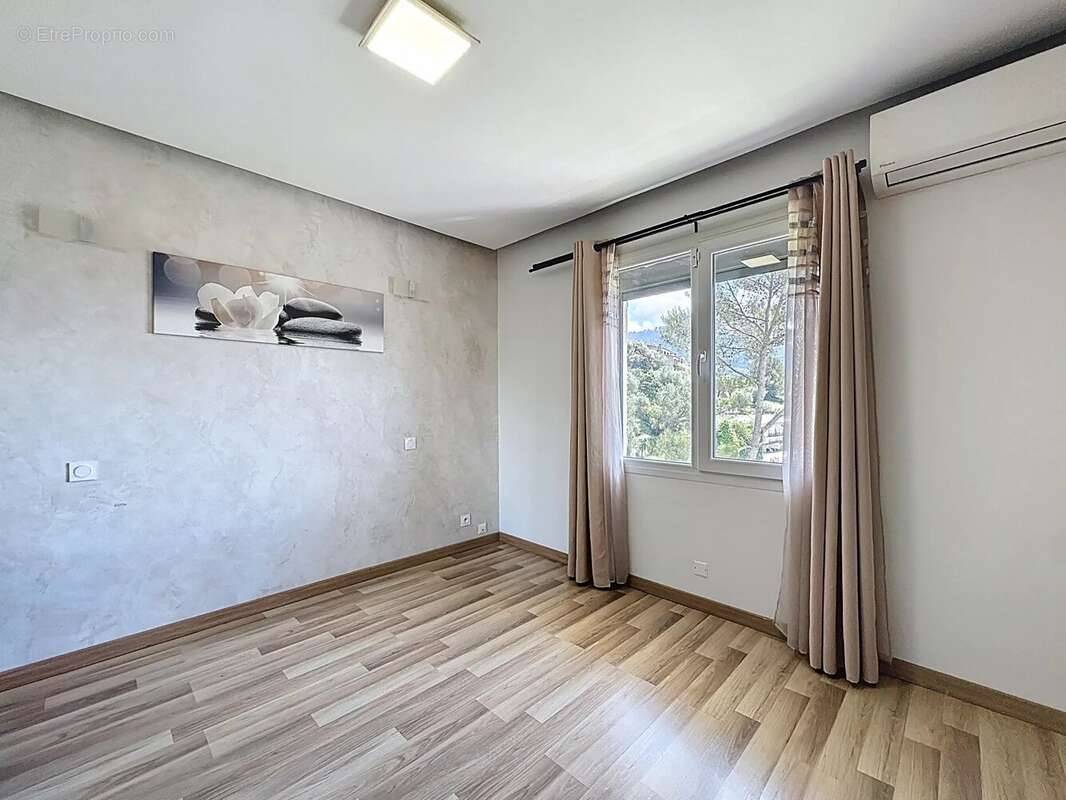 Maison à DRAP