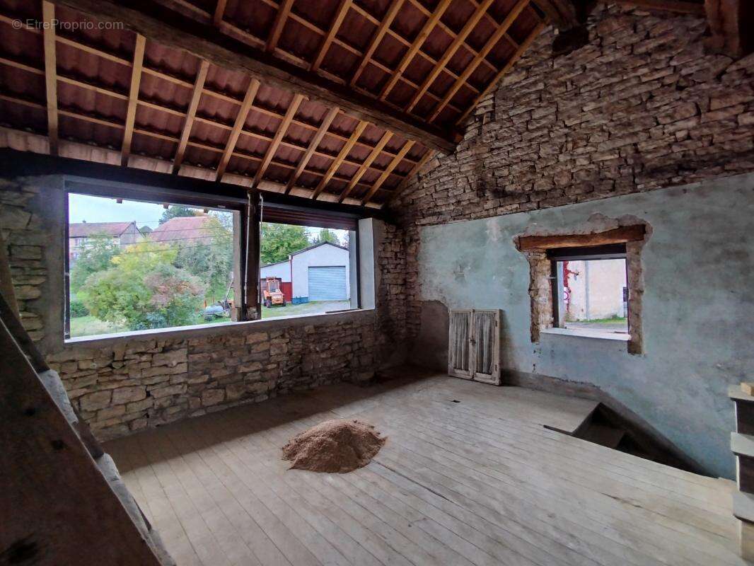 Maison à CHASSEY-LES-MONTBOZON