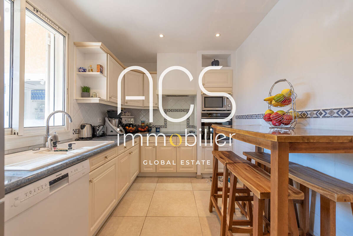 Maison à CHATEAUNEUF-LES-MARTIGUES