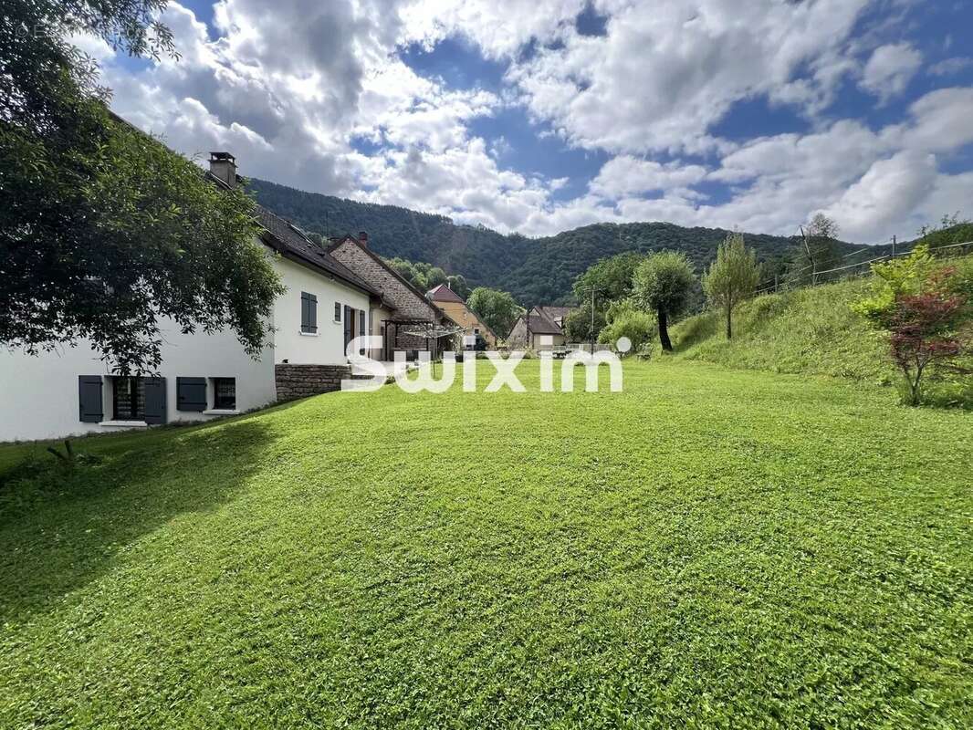 Maison 339 m² à Bonnaud  - photo 4