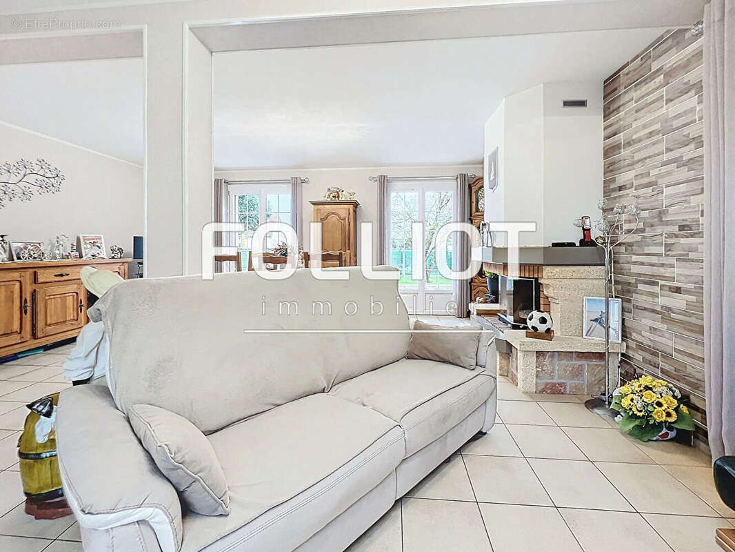 Maison à SAINTE-CROIX-SUR-MER