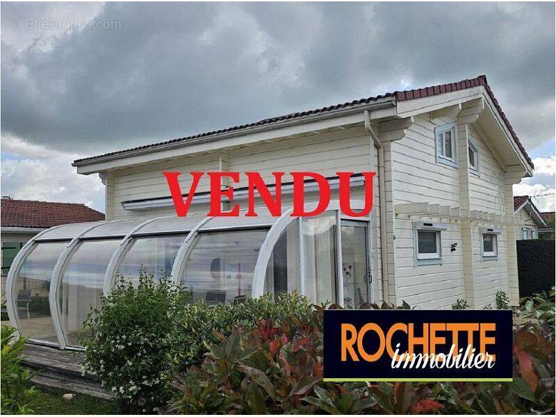 Maison à MONTROND-LES-BAINS