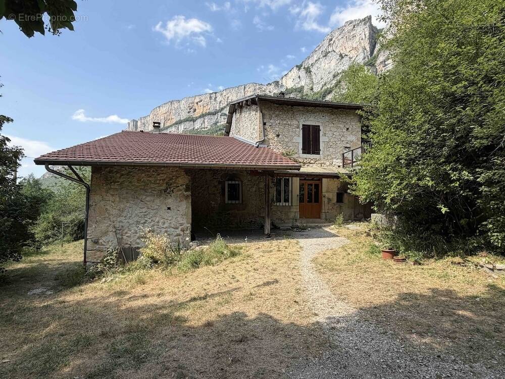 Maison 7 pièces 116 m² · à Saint-Laurent-en-Royans · 116 m² · 250 000 €