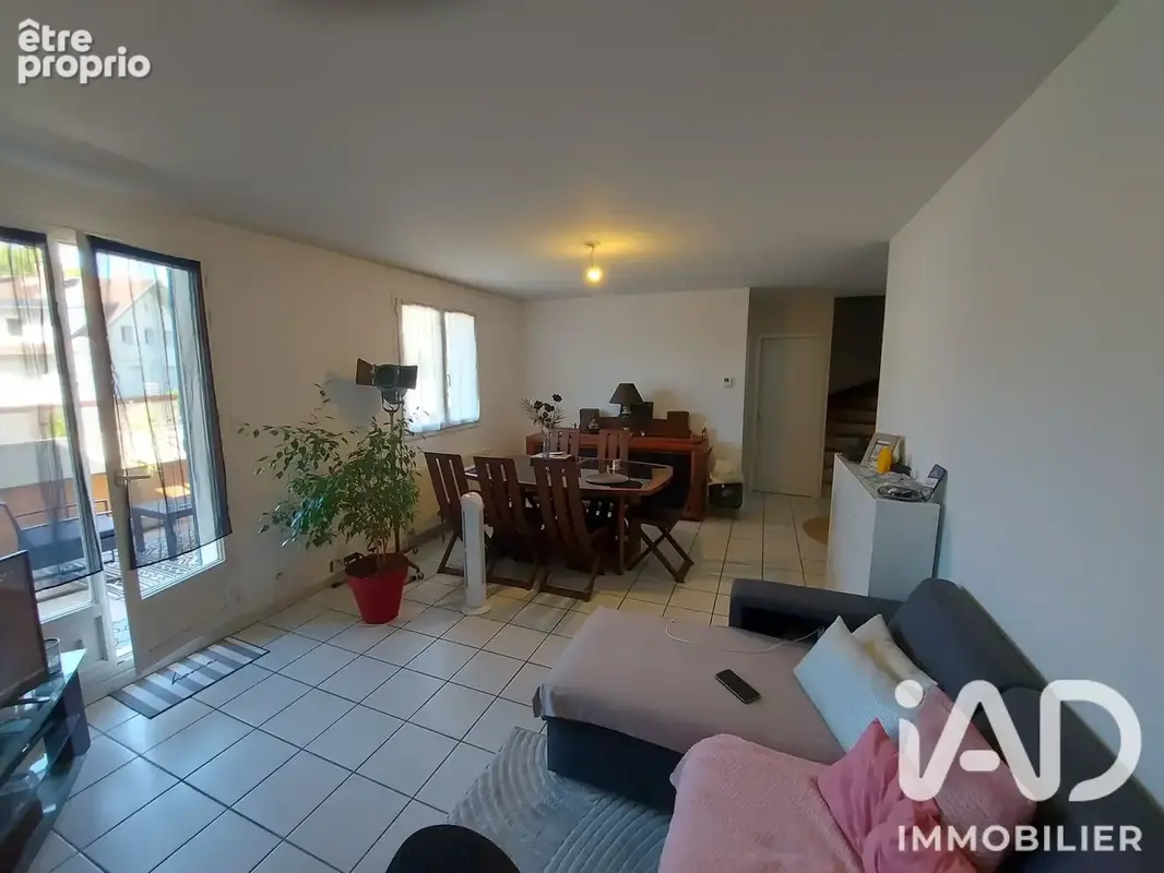 Photo 1 - Appartement à LONS-LE-SAUNIER