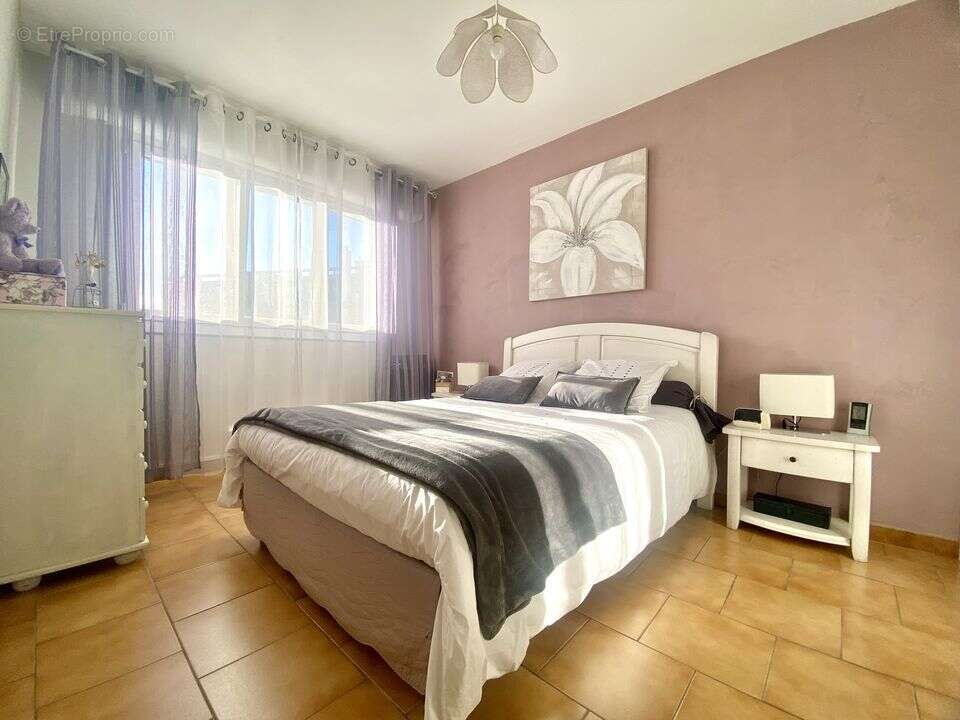 T4 + BALCON + CAVE / LES OLIVES 13013 - Appartement à MARSEILLE-13E
