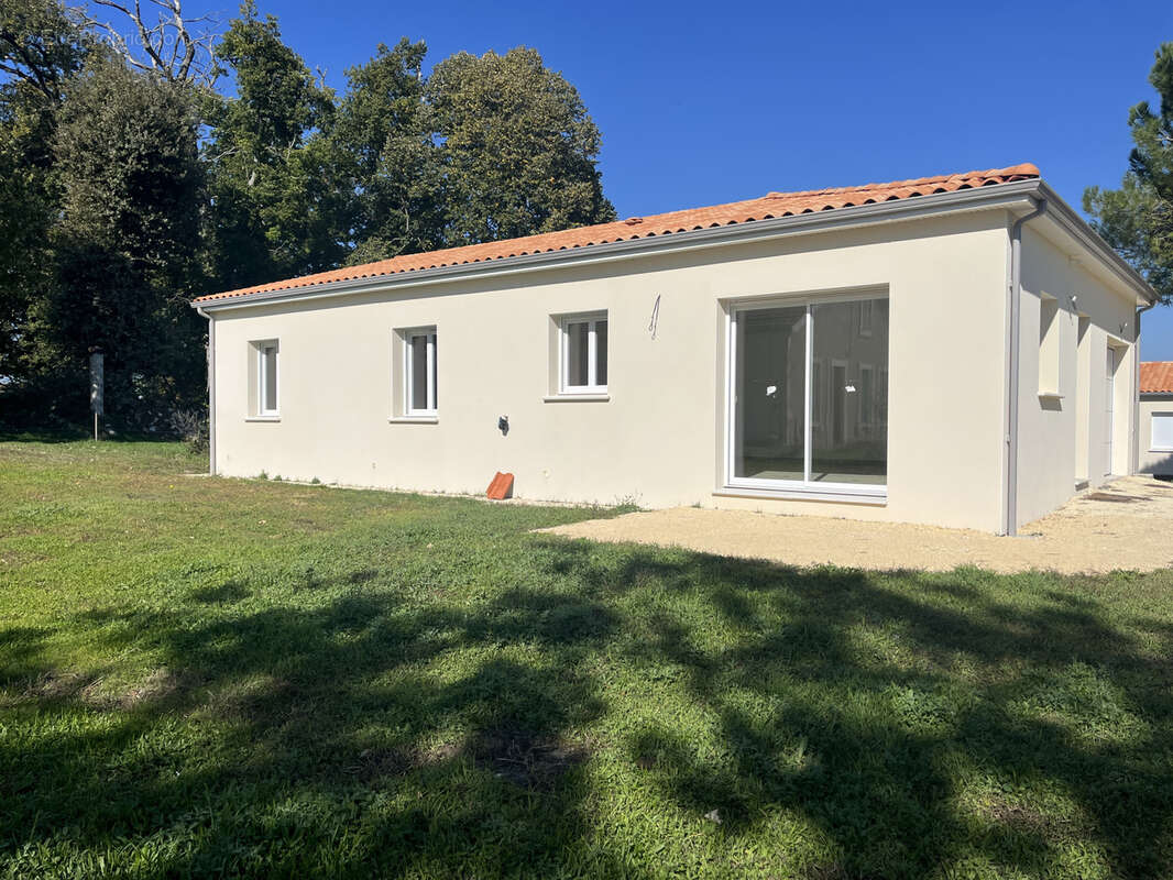 Maison à LES MATHES