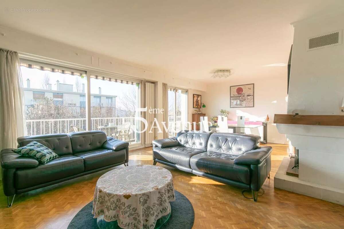 Appartement à SAINT-MAUR-DES-FOSSES