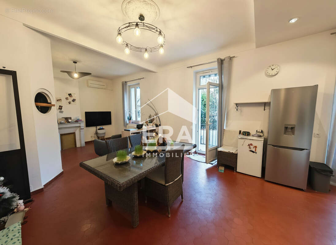 Appartement 74m² à marseille 5e arrondissement - photo 2