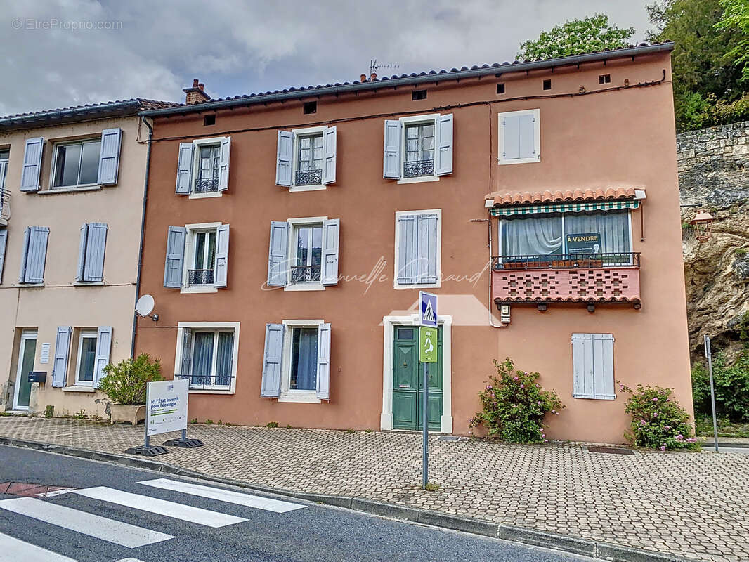 Maison à CREISSELS