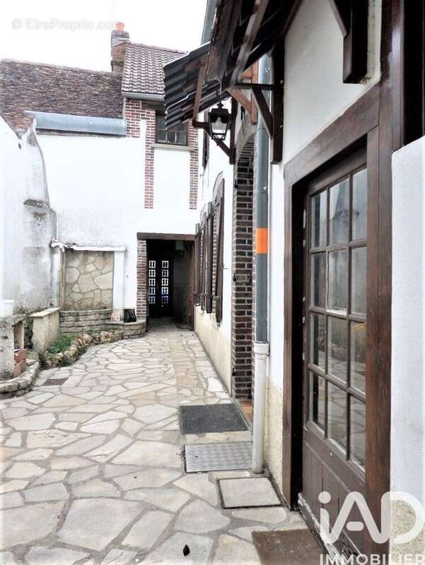 Photo 3 - Maison à VILLENEUVE-SUR-YONNE