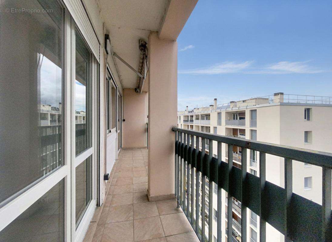 Appartement - 2 Chambres - Possibilité 3 - Balcon - Jolie vue dégagée - Résidence sécurisée - Proche commodités - photo 11