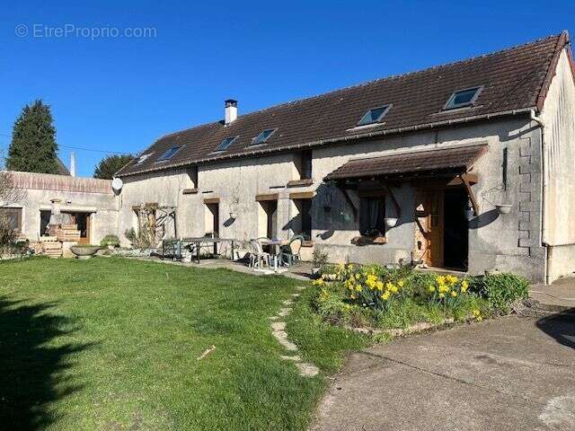 Maison à ULLY-SAINT-GEORGES
