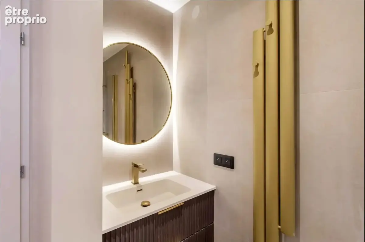 NICE VIEUX NICE/ Coulée Verte , Superbe T3 rénové de 70m2 - photo 6
